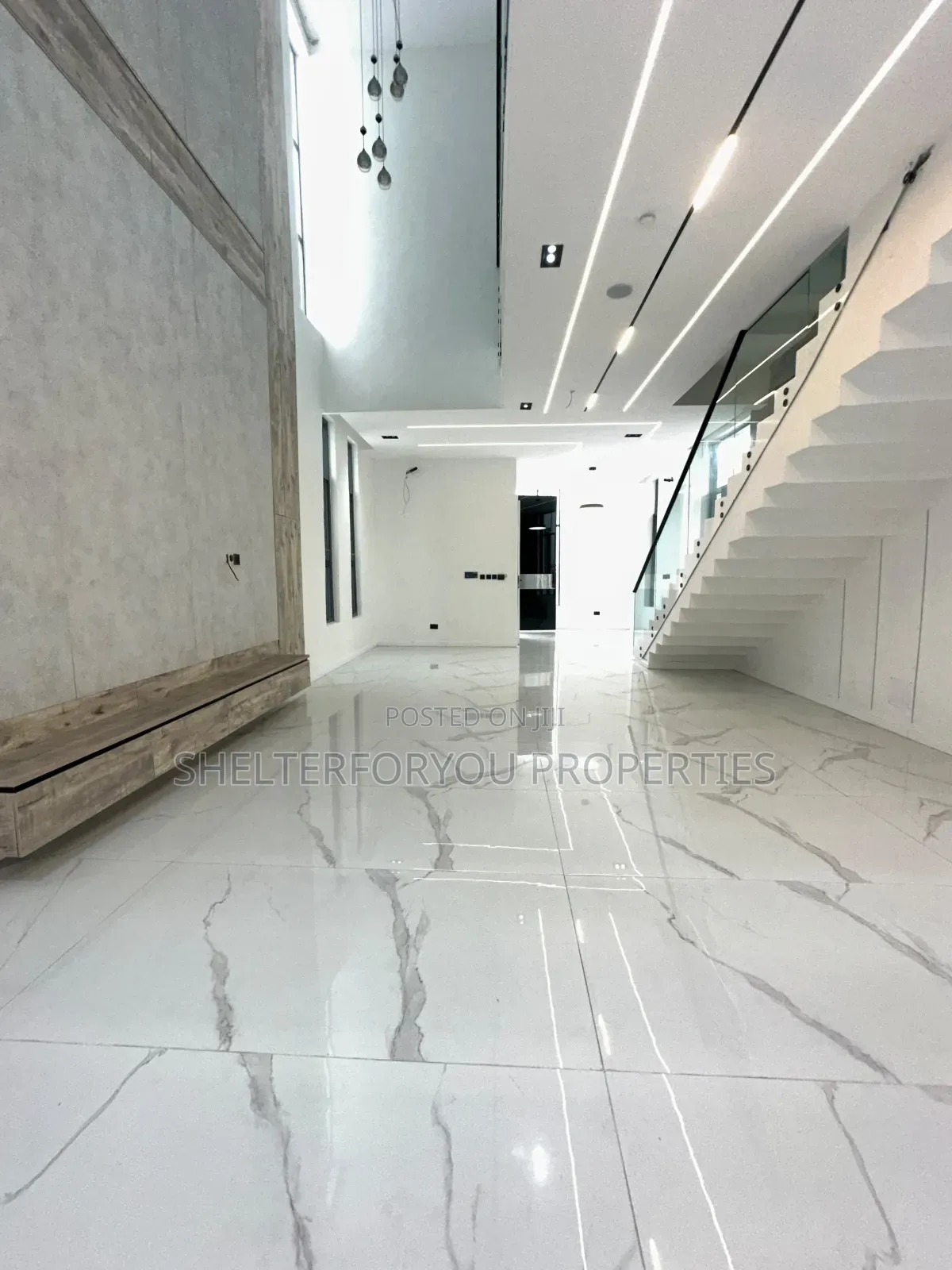 5bdrm Duplex in Lekki Phase 1 for sale in Lekki Phase 1
