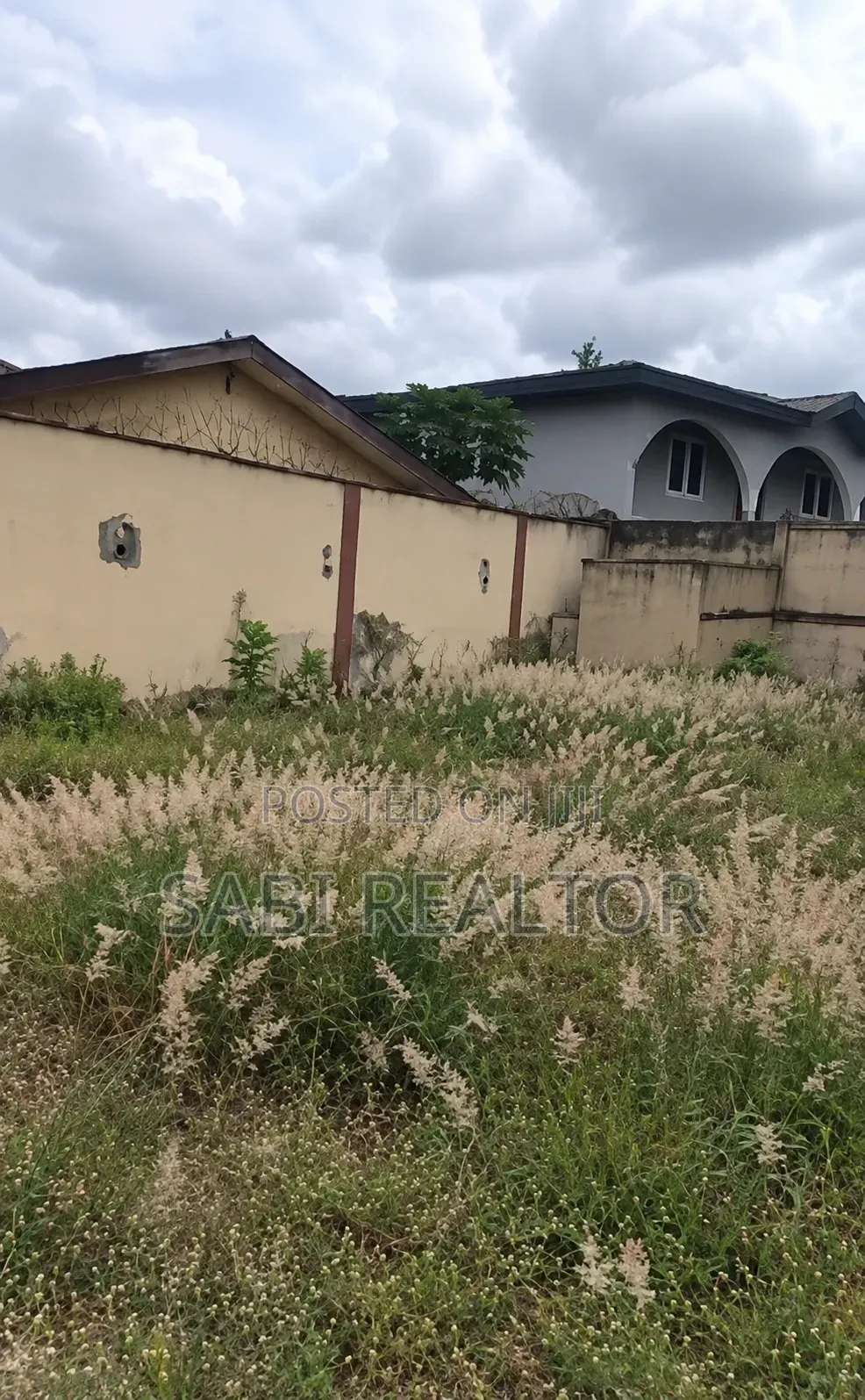 Full Plot of Land With 3 Shop at Baruwa Just 3 Houses to the Tarred Rd in Baruwa