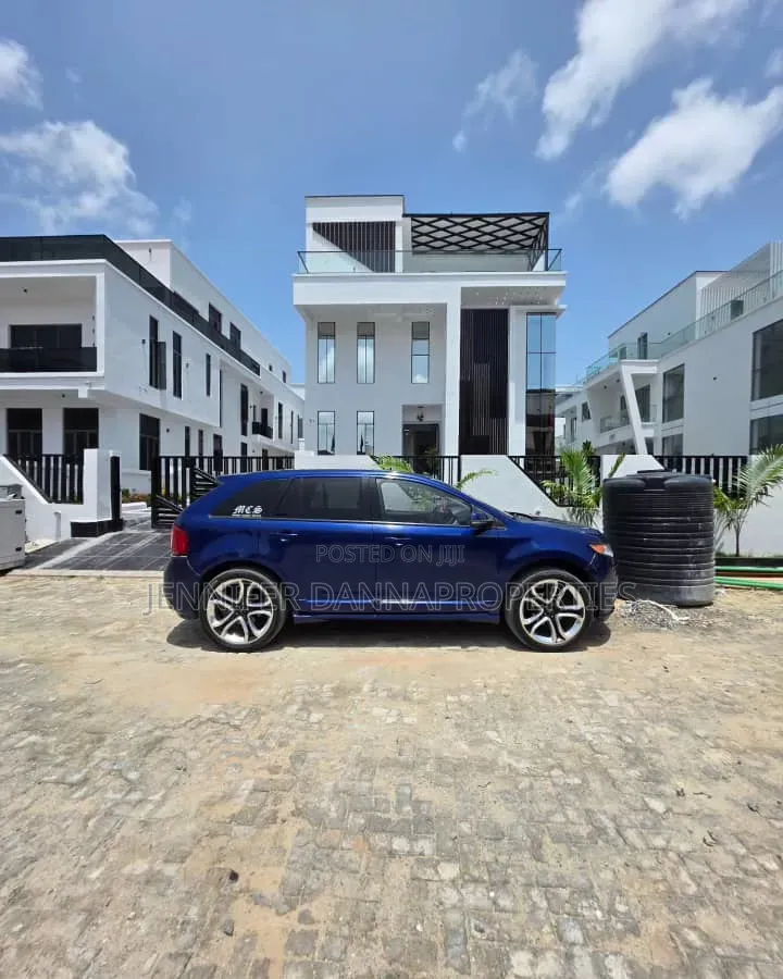 5bdrm Duplex in Osapa london for sale in Osapa london