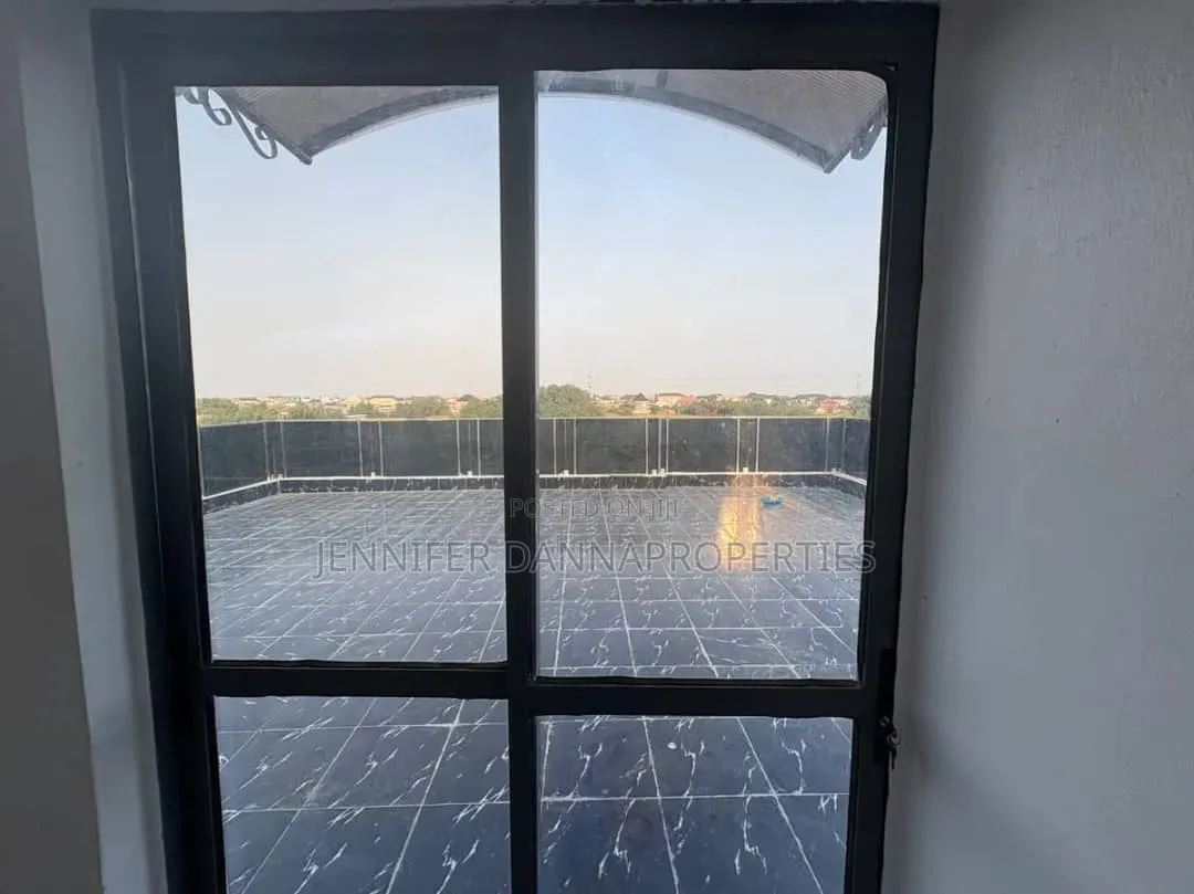 5bdrm Duplex in Osapa london for sale in Osapa london