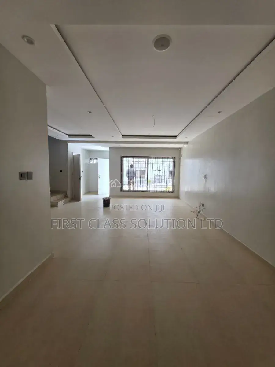Furnished 4bdrm Duplex in Utako for sale in Utako