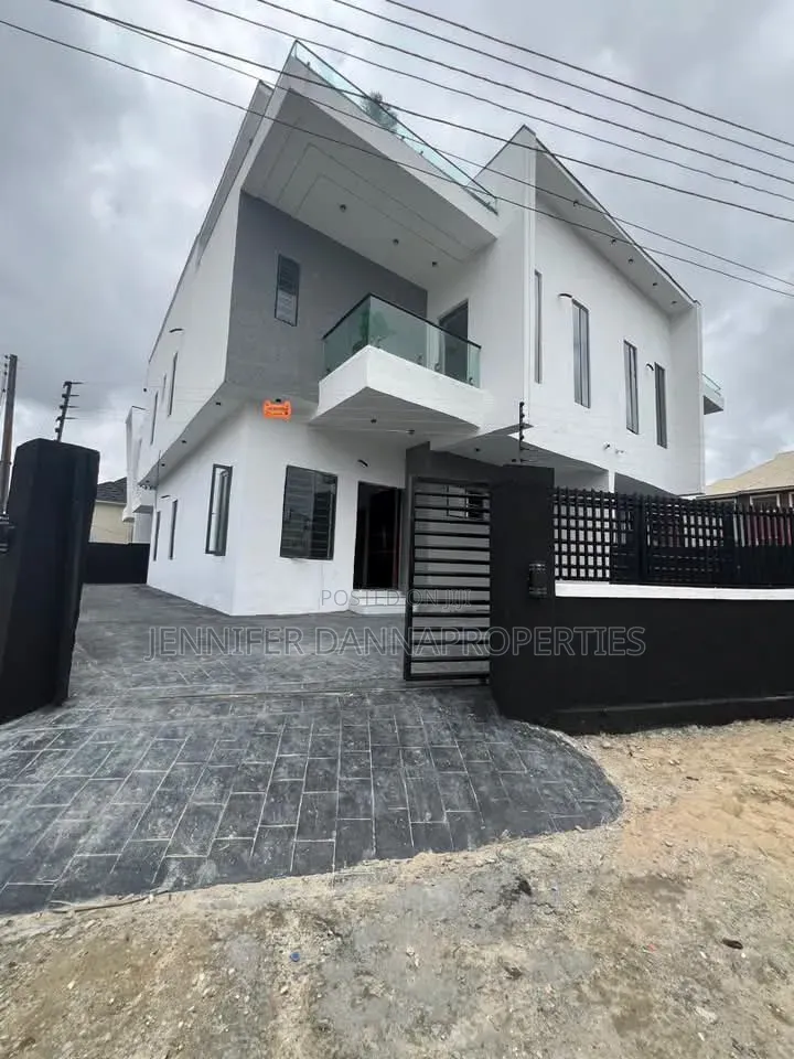 4bdrm Duplex in Sangotedo for sale in Sangotedo