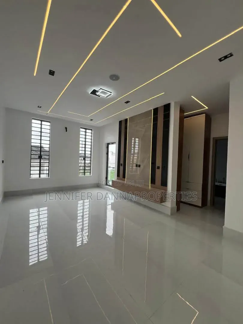 4bdrm Duplex in Sangotedo for sale in Sangotedo