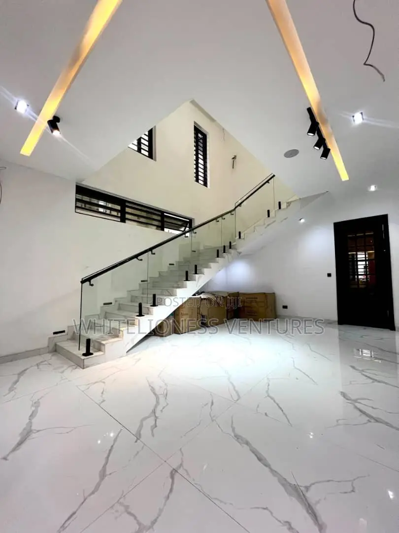 4bdrm Duplex in Ikota for sale in Ikota