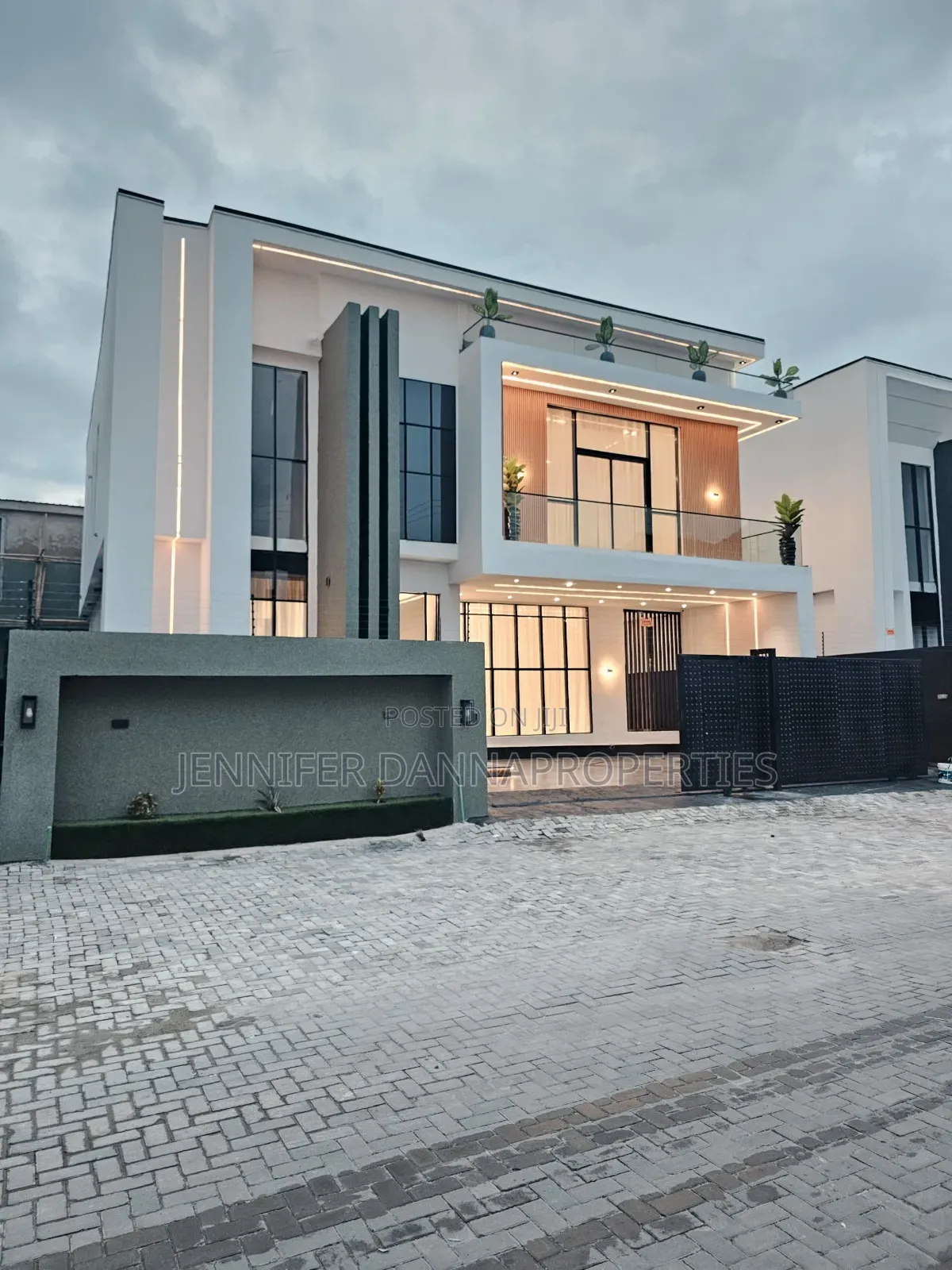5bdrm Duplex in VGC / Ajah for sale in VGC / Ajah