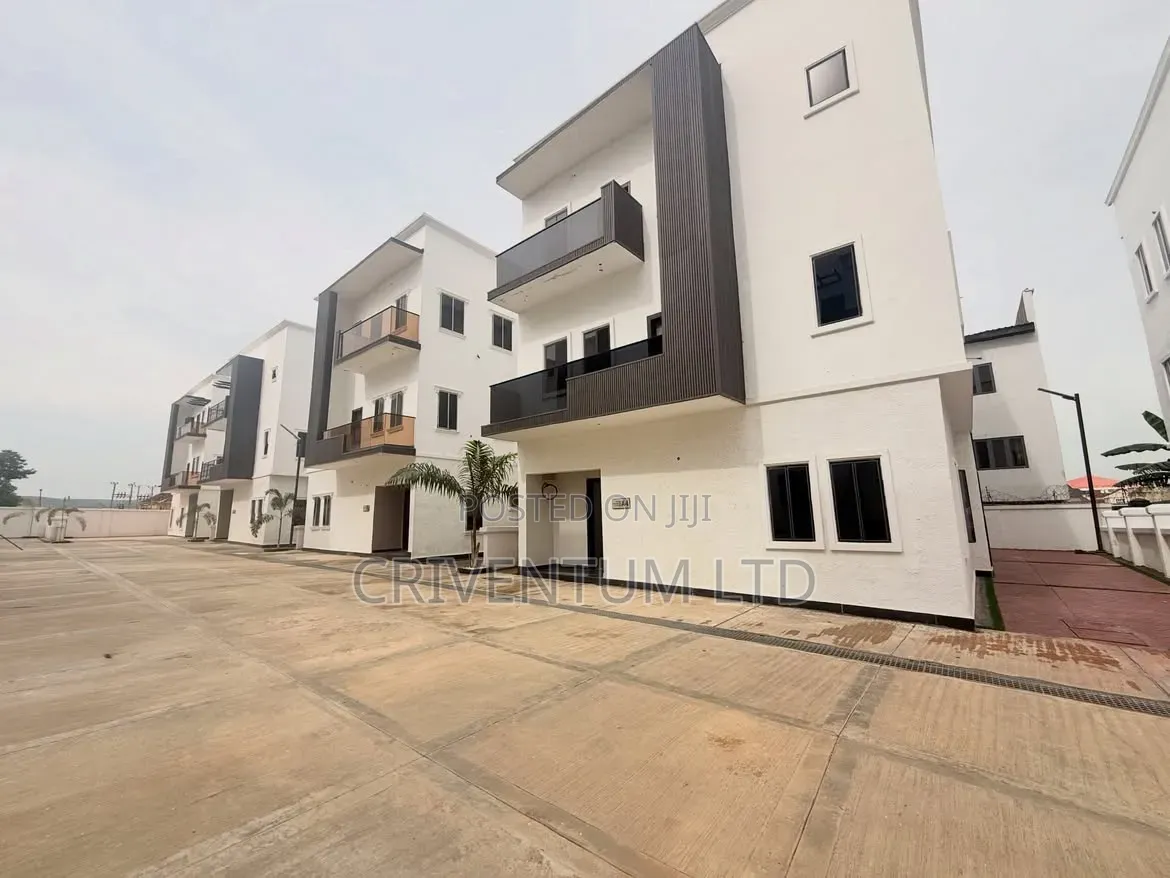 5bdrm Duplex in Jahi for sale in Jahi
