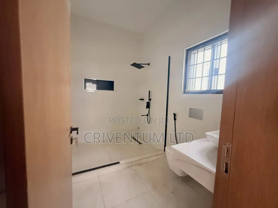 5bdrm Duplex in Jahi for sale in Jahi