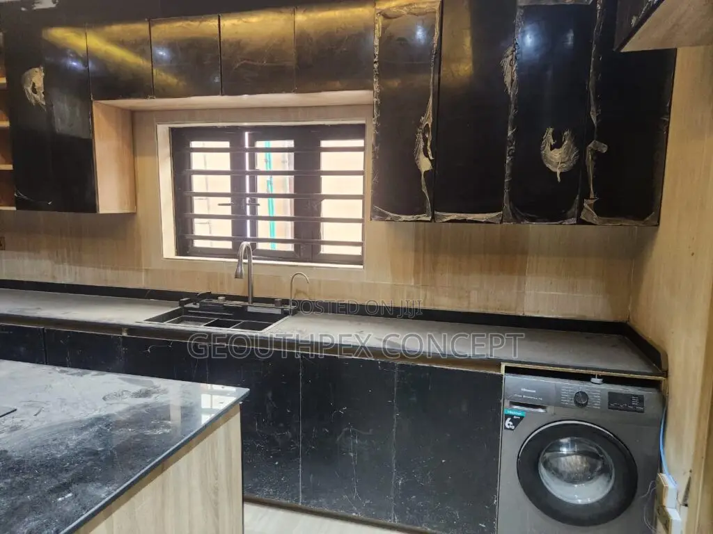 5bdrm Duplex in Heritage, Oluyole Estate for sale in Oluyole Estate