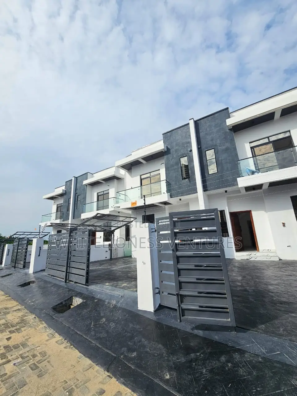 4bdrm Duplex in Ajah for sale in Oke Ira / Ajah