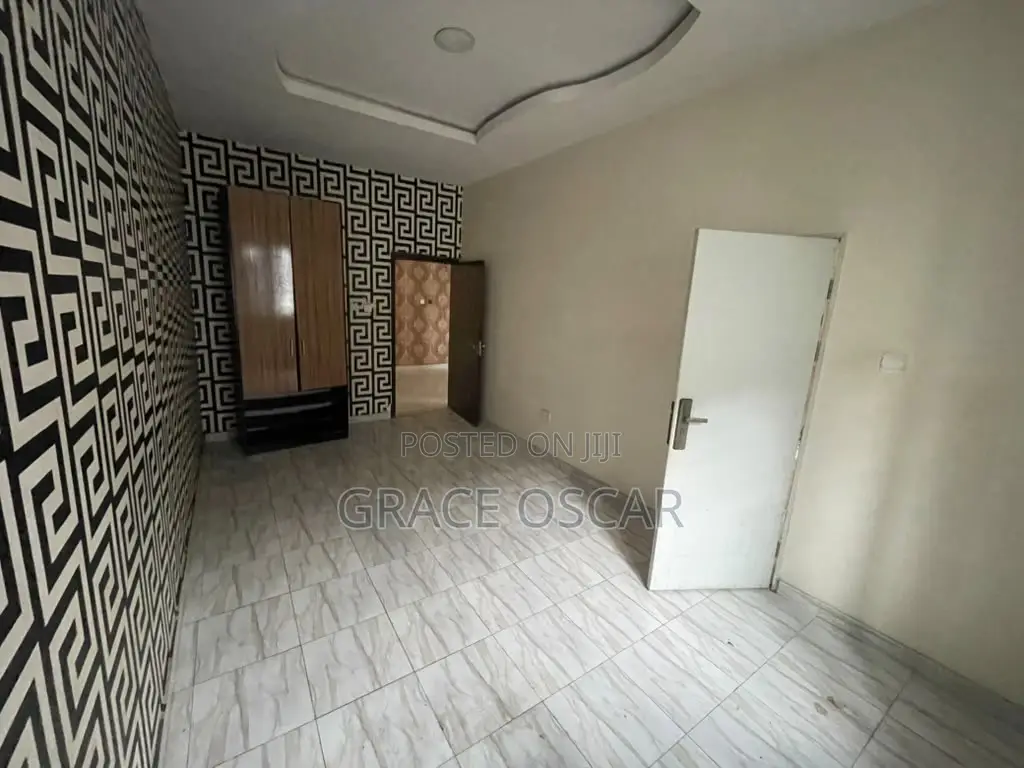 4bdrm Duplex in Agungi for sale in Agungi