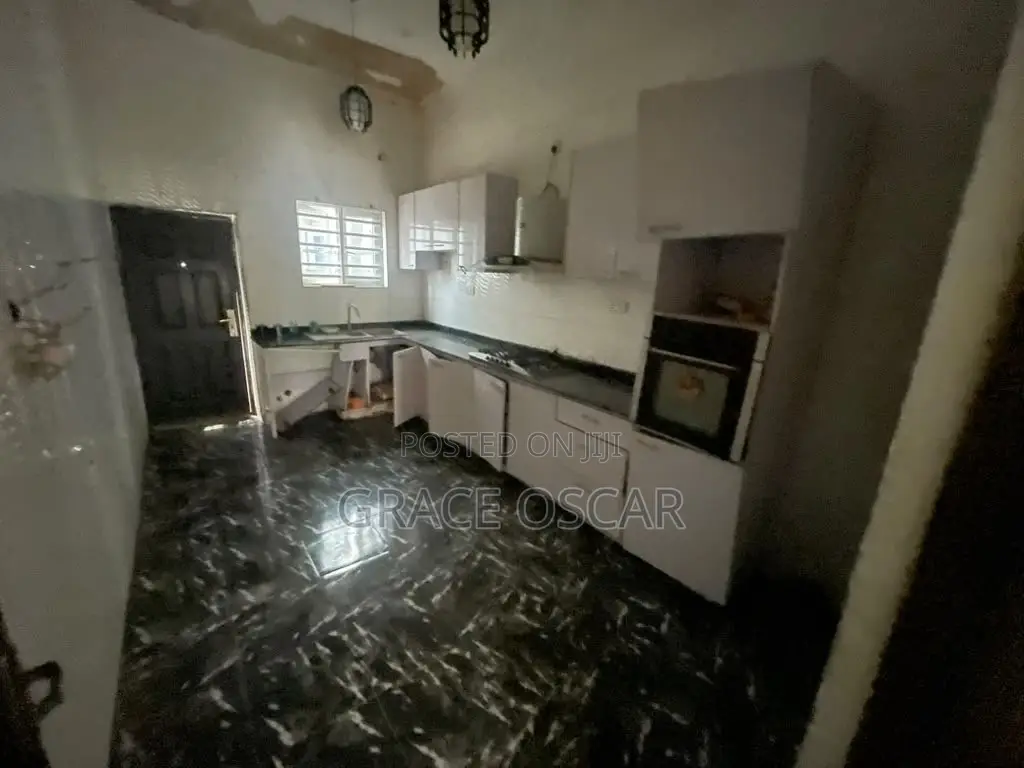 4bdrm Duplex in Agungi for sale in Agungi