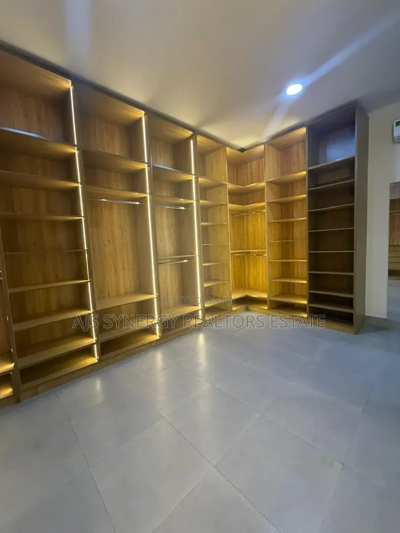 5bdrm Duplex in Ikoyi S.W for sale in Ikoyi S.W