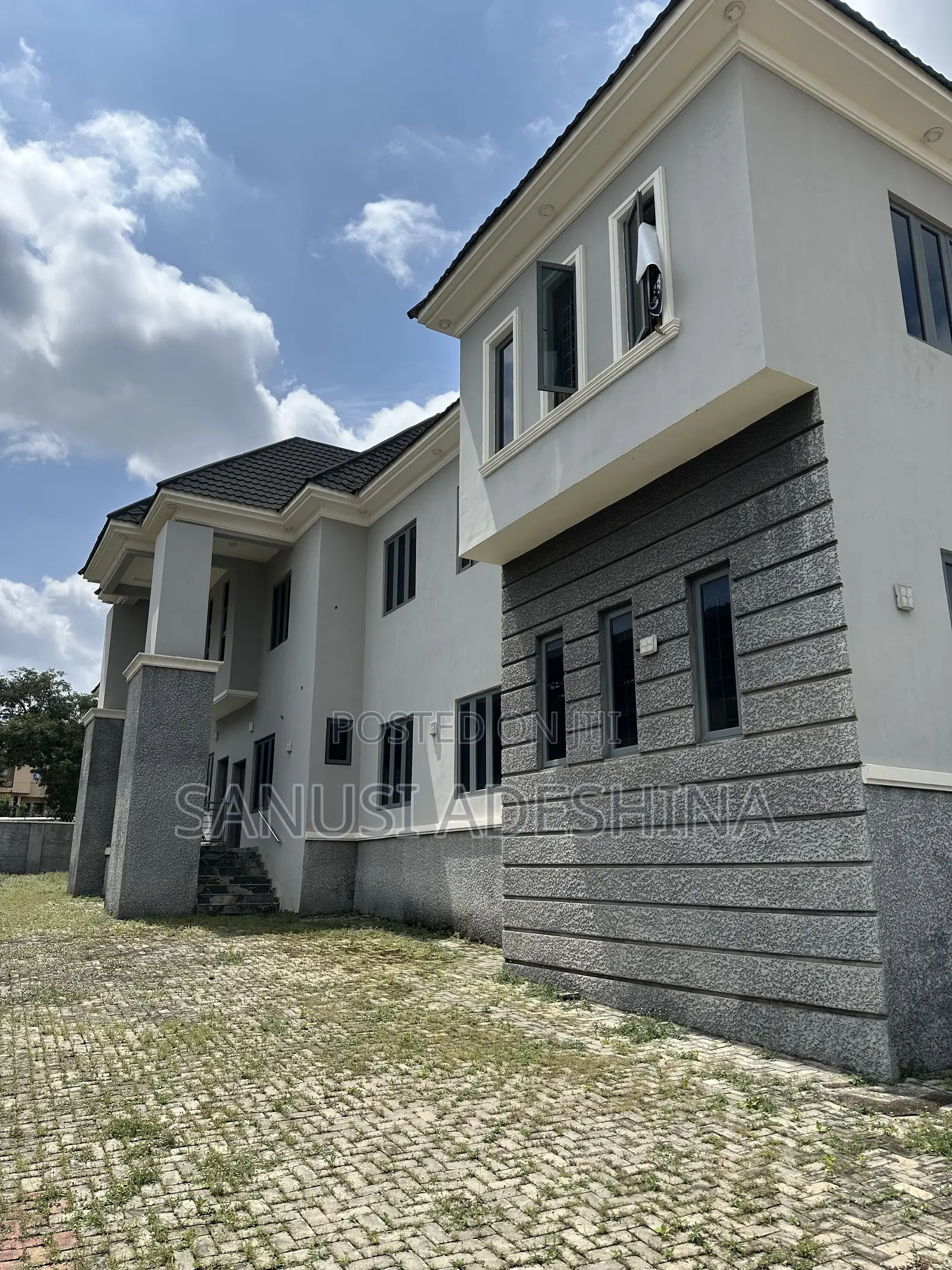 8bdrm Duplex in Life Camp,Fct Abuja for sale in Life Camp