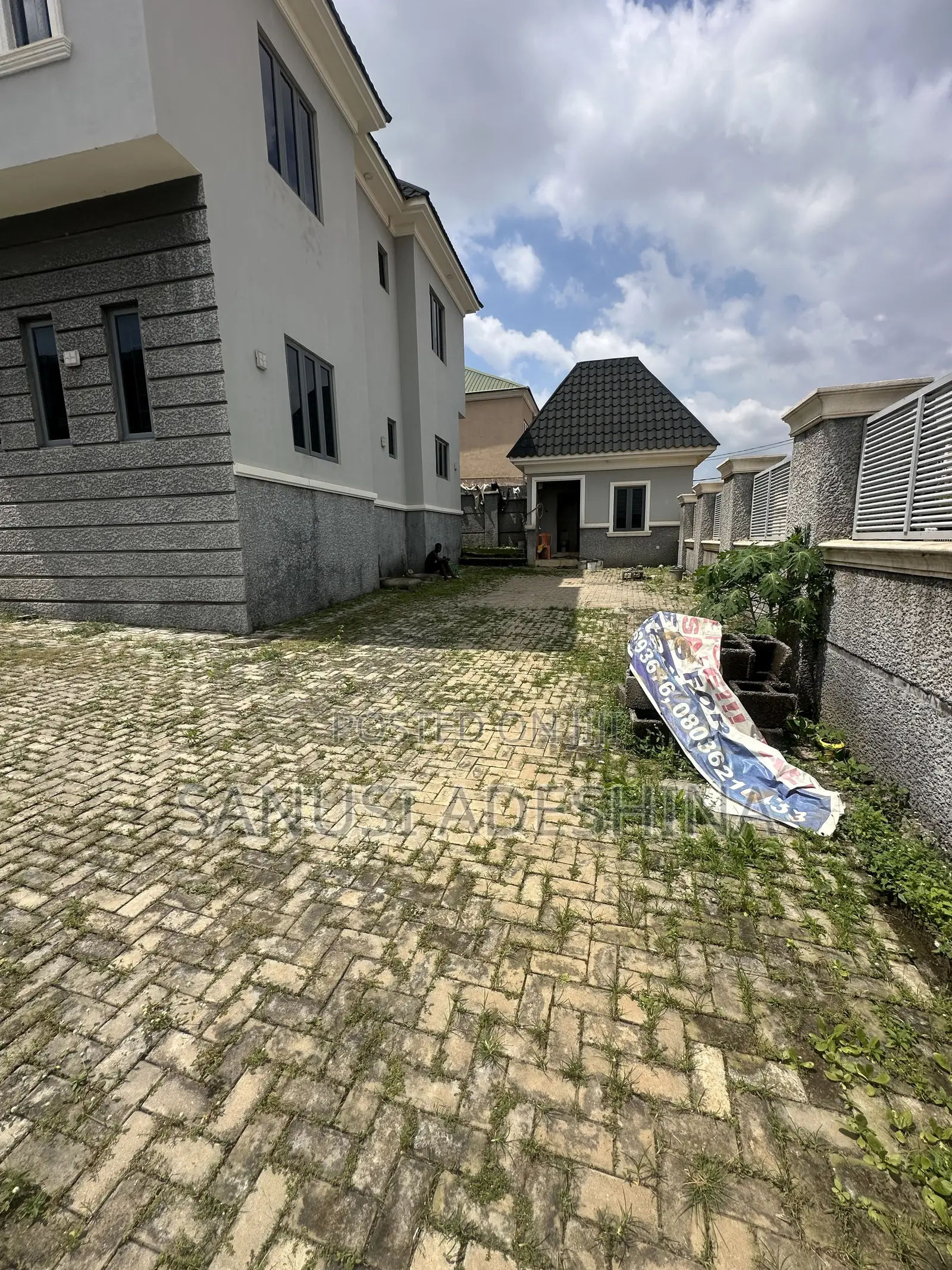 8bdrm Duplex in Life Camp,Fct Abuja for sale in Life Camp