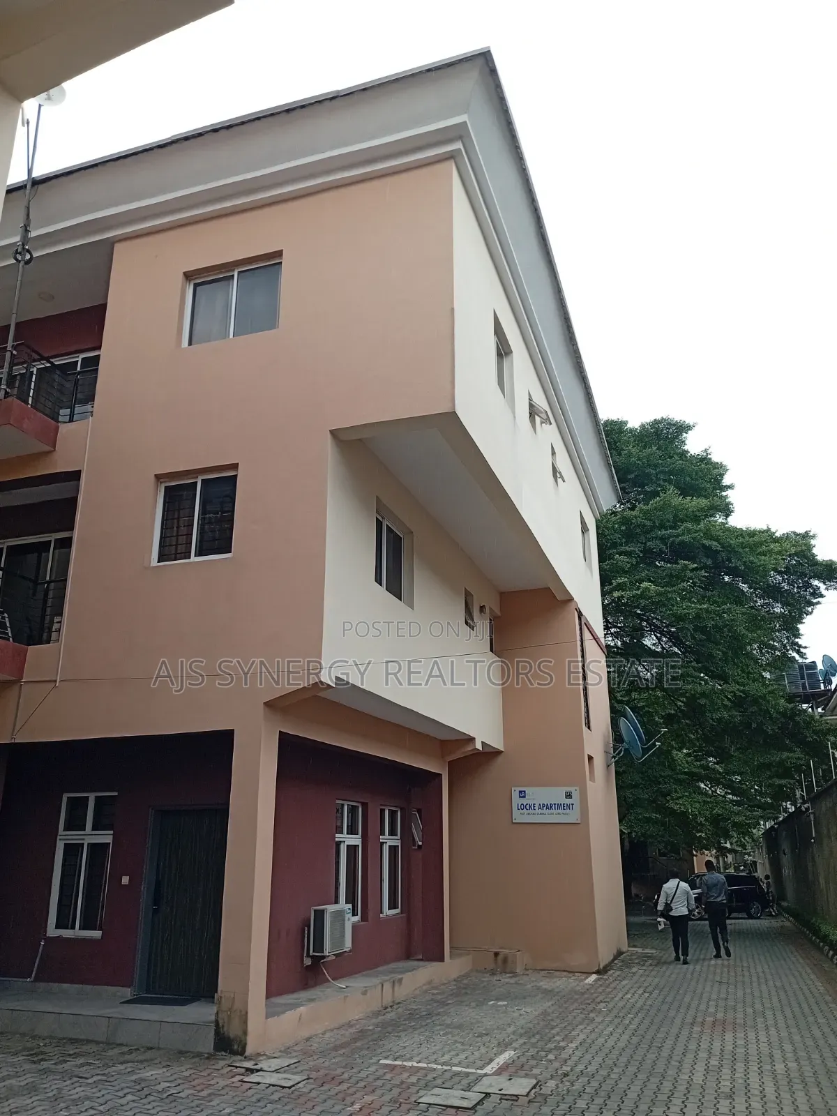 2bdrm Townhouse / Terrace in Lekki Phase 1 for rent in Lekki Phase 1
