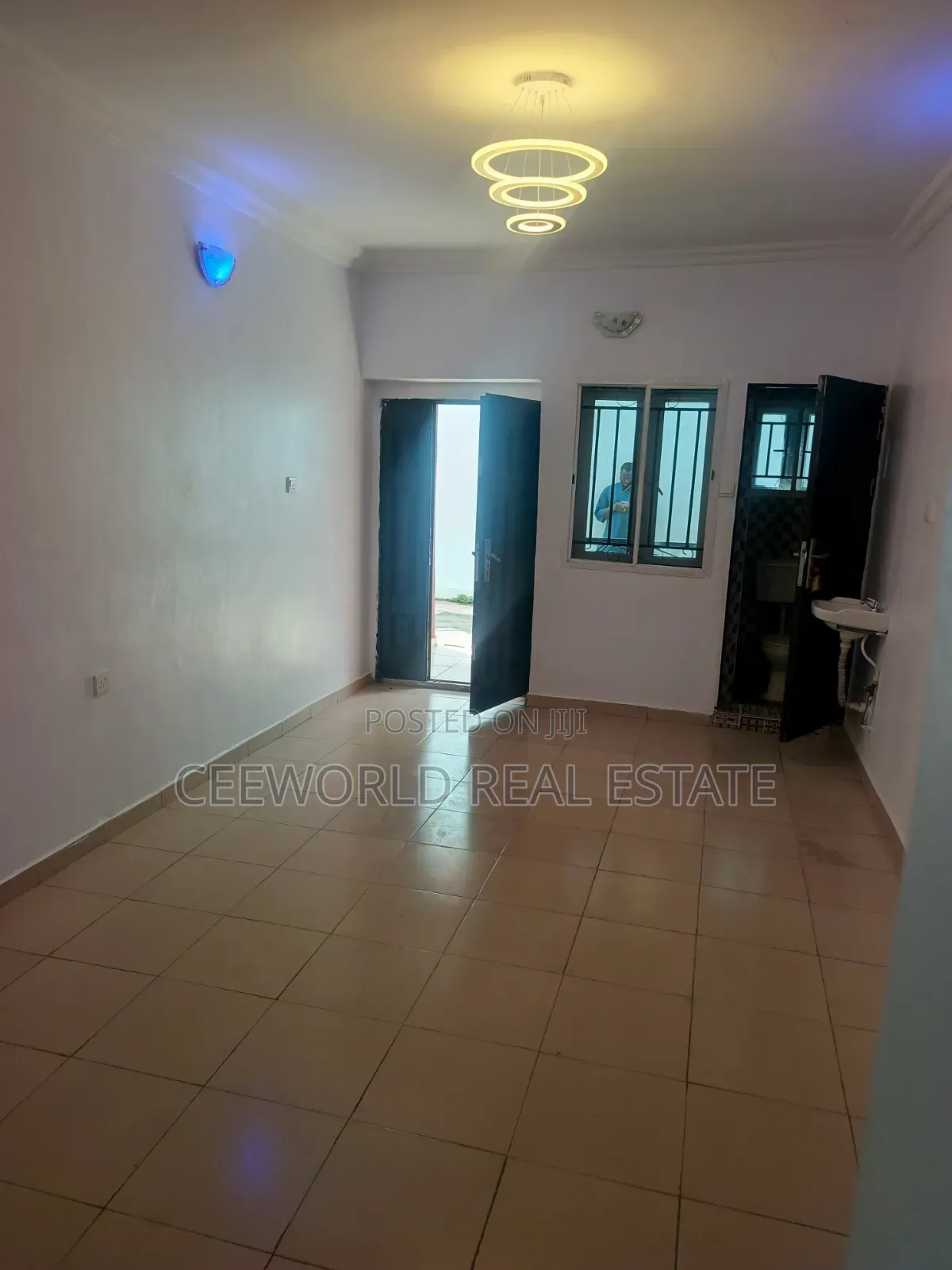 2bdrm Apartment in Main Idishin Jericho for rent in Idishin