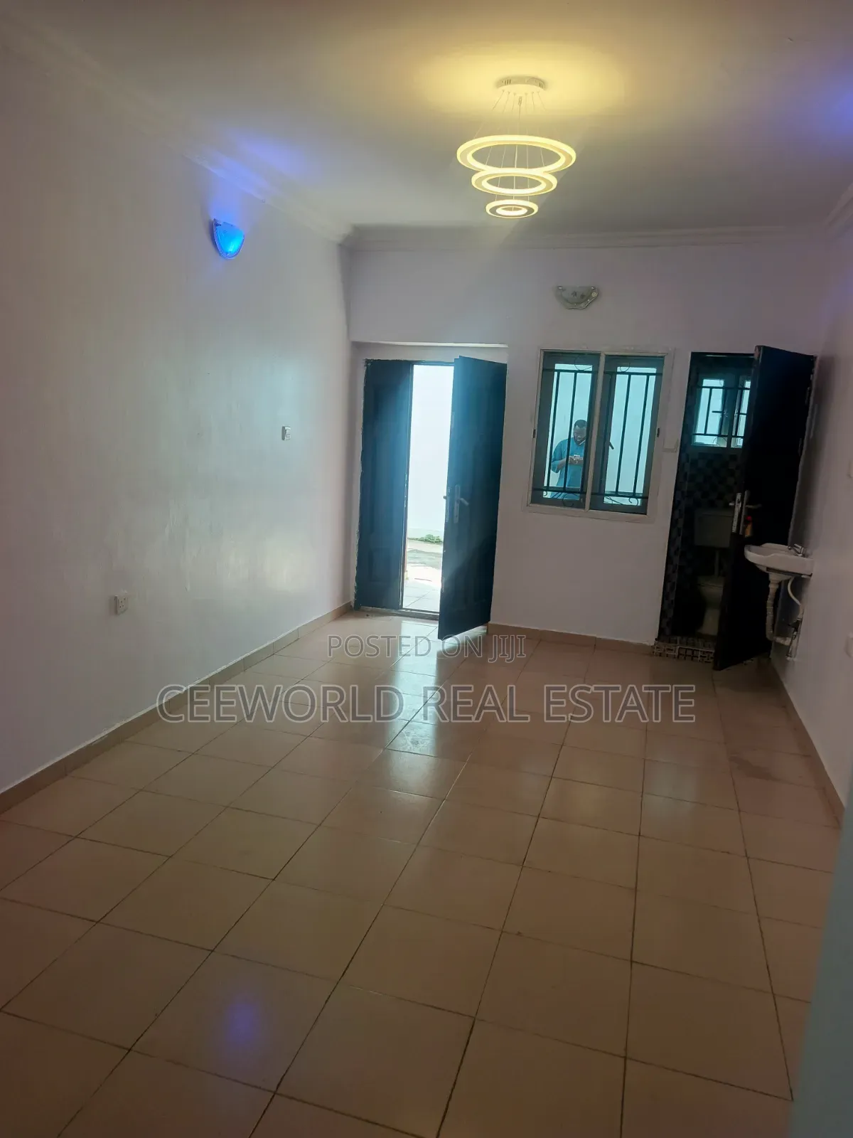 2bdrm Apartment in Main Idishin Jericho for rent in Idishin