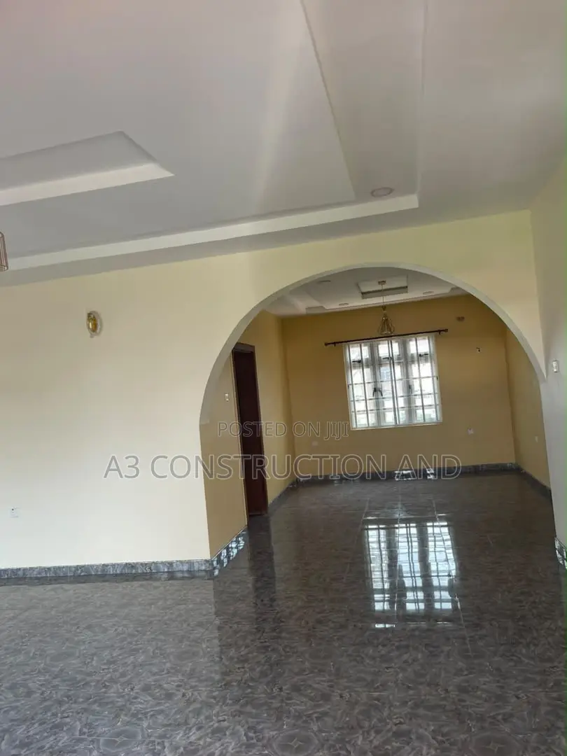 3bdrm Block of Flats in Adeoye Adeosun,, Akobo for rent in Akobo