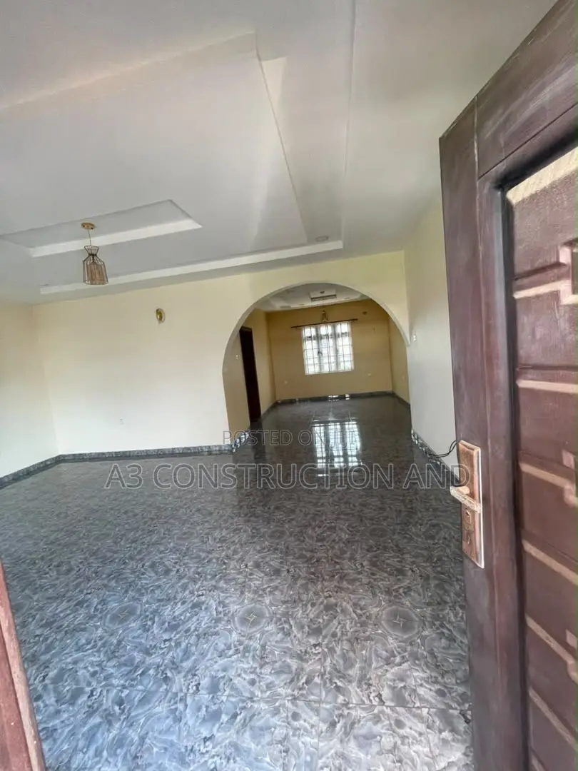3bdrm Block of Flats in Adeoye Adeosun,, Akobo for rent in Akobo