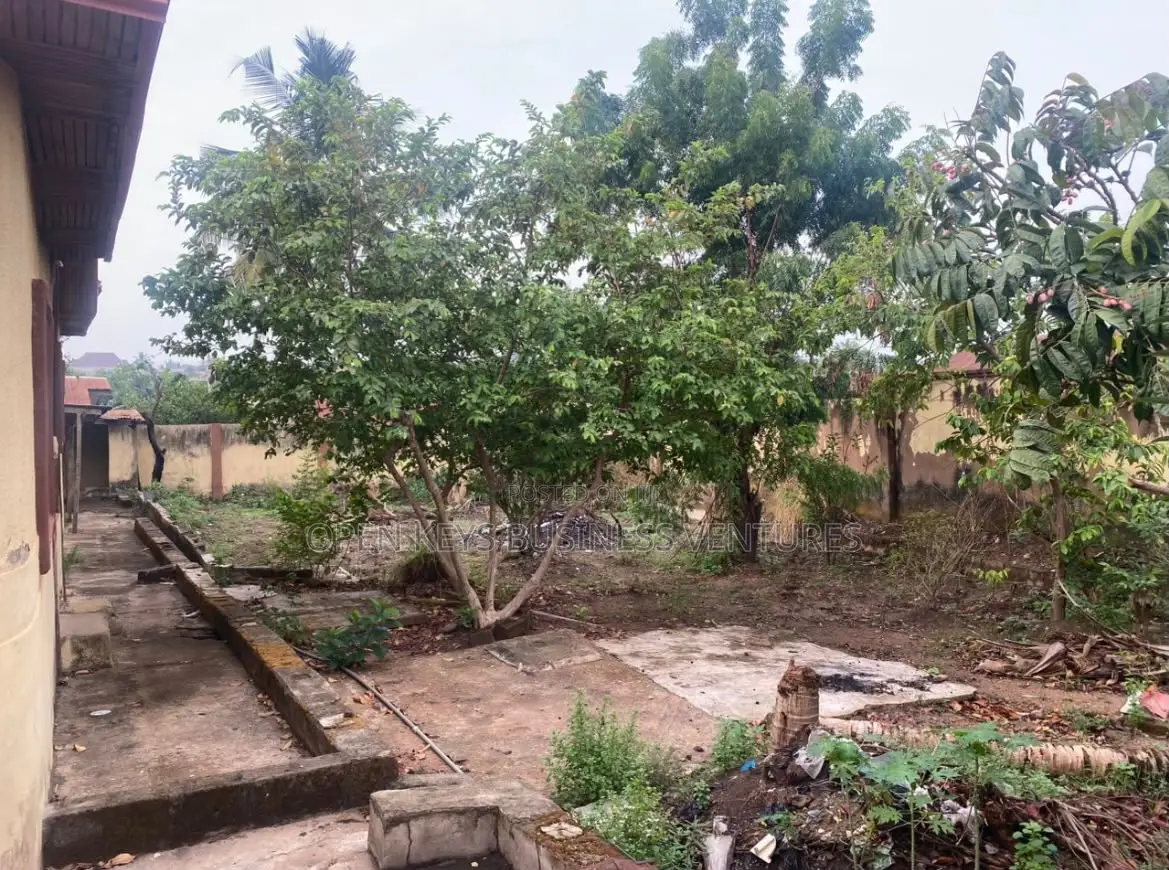 6bdrm Bungalow in Ilupelu, Akala Express for sale in Akala Express