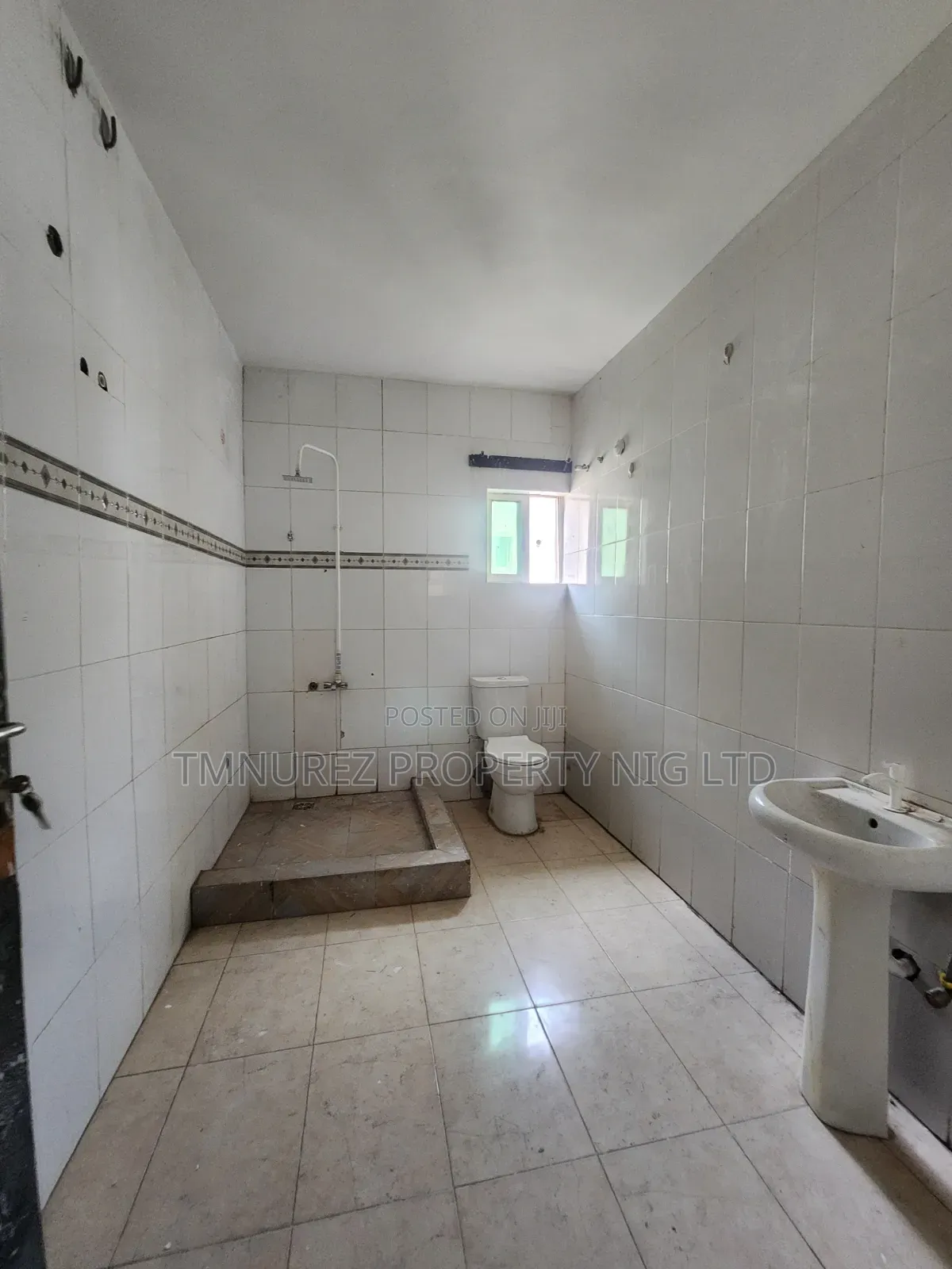 3bdrm Apartment in Chevron for rent in Chevron