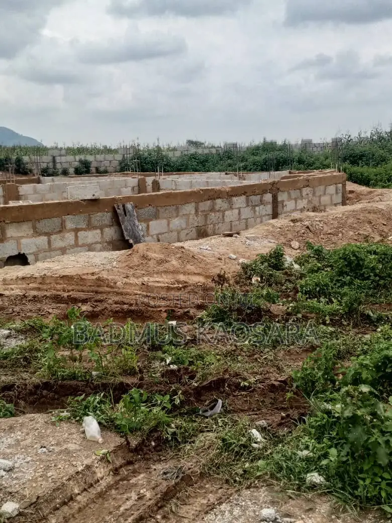 250SQM Estate Land Ideal for 4 Bedroom Terrace Duplex With R of O in Idu