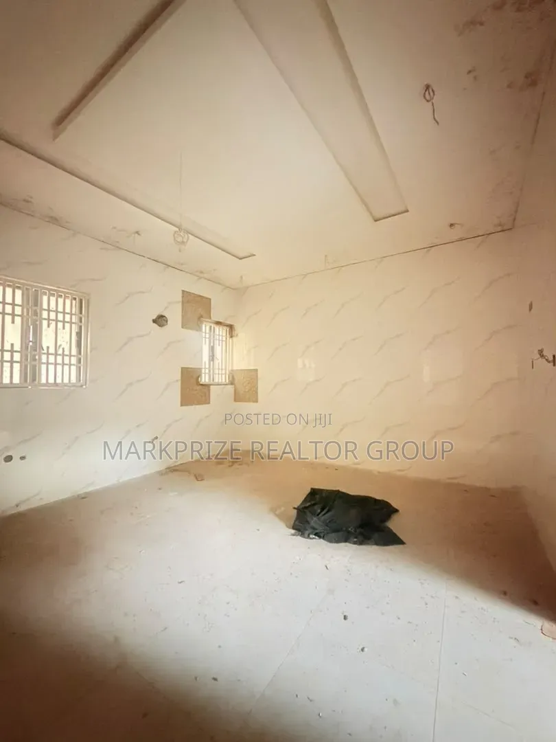 5bdrm Duplex in Omole Phase 1 Lagos for sale in Omole Phase 1