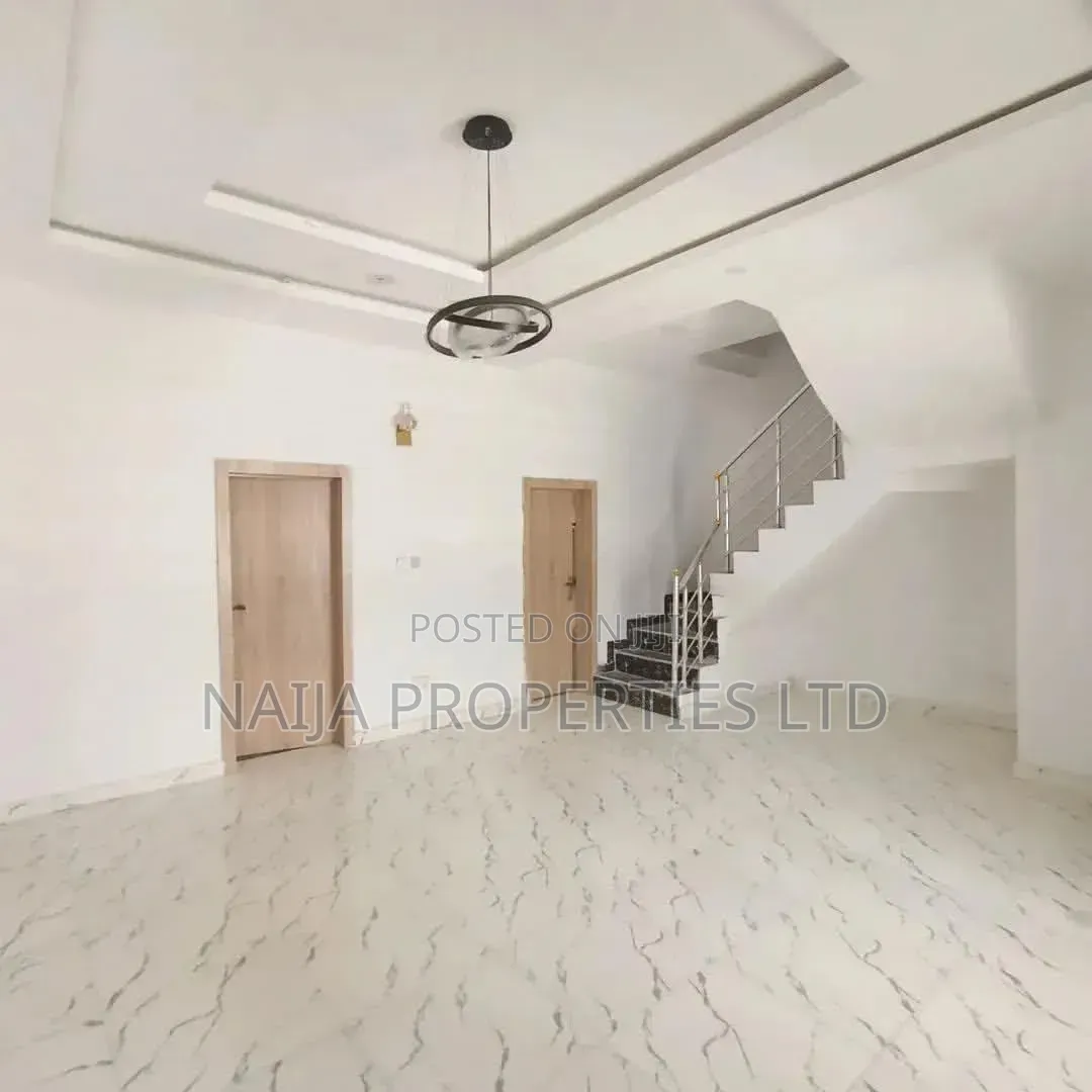 4bdrm Townhouse/Terrace in Ikota for sale in Ikota