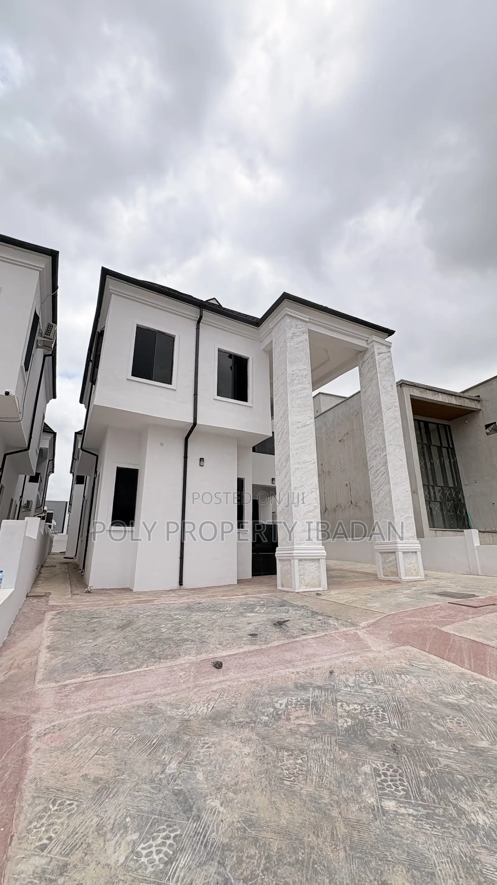 4bdrm Duplex in Engr. Lere Adigun, Ibadan for sale in Ibadan