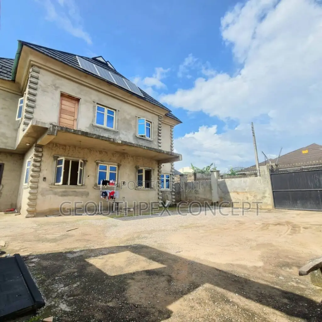 4bdrm Duplex in Irewole, Jericho for sale in Jericho