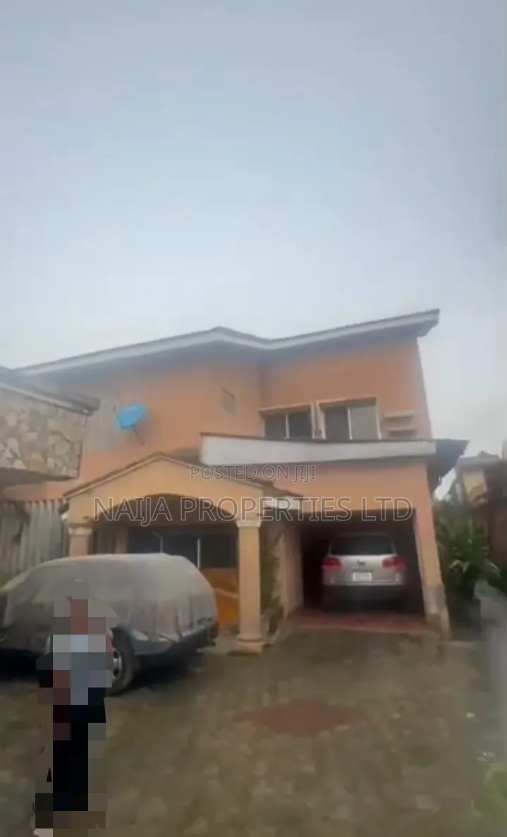 4bdrm Duplex in Ologolo for sale in Ologolo