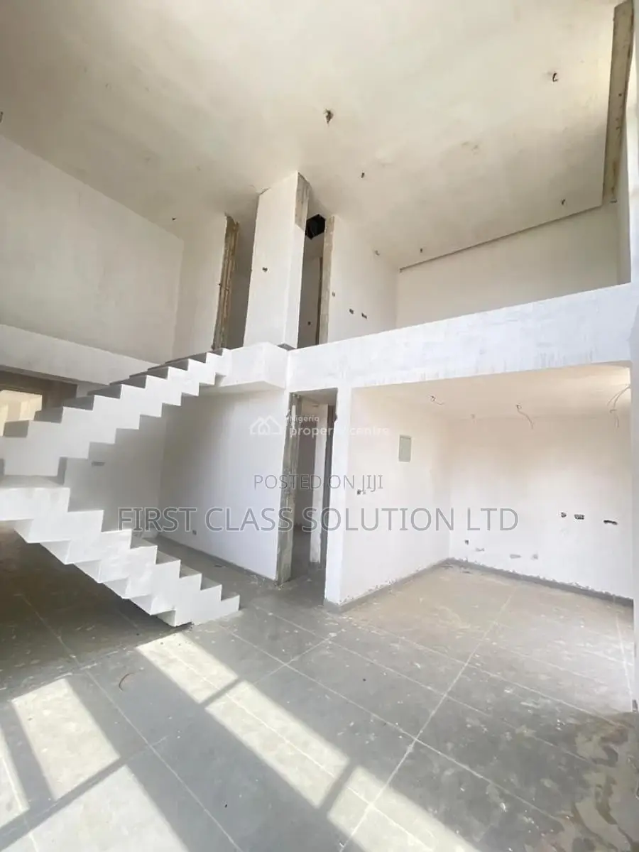 5bdrm Duplex in Enugu State for sale in Enugu State