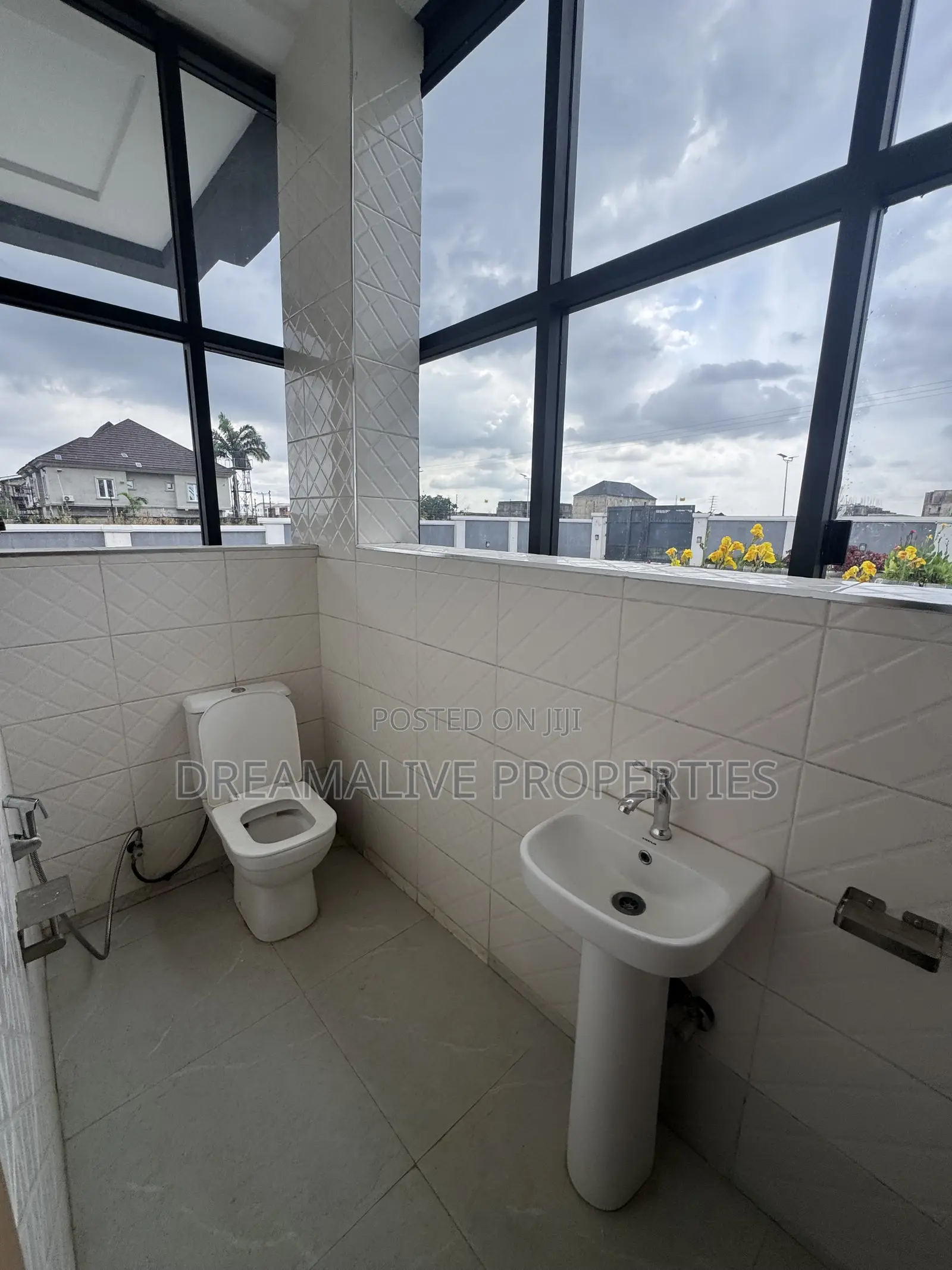 4bdrm Duplex in Idu for rent in Idu