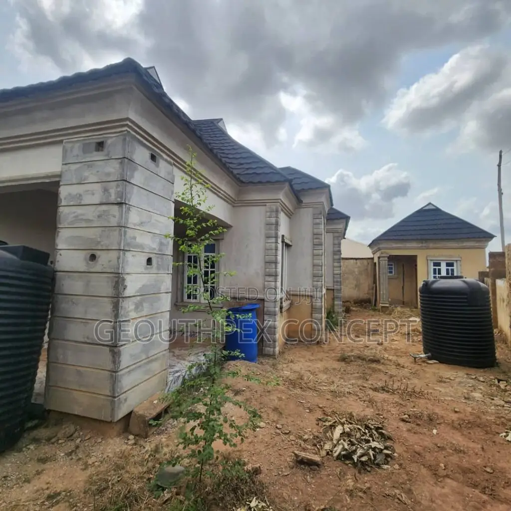 2bdrm Block of Flats in Akala Express for sale in Akala Express