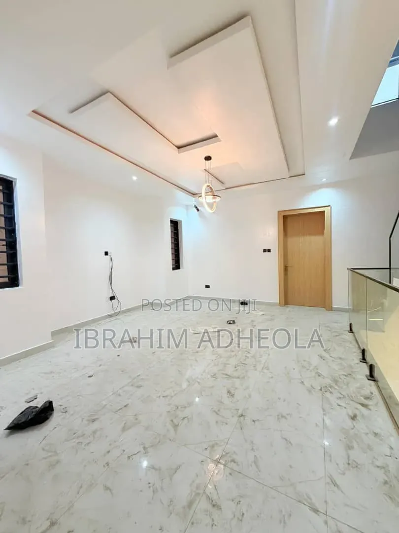 5bdrm Duplex in Opebi for sale in Opebi