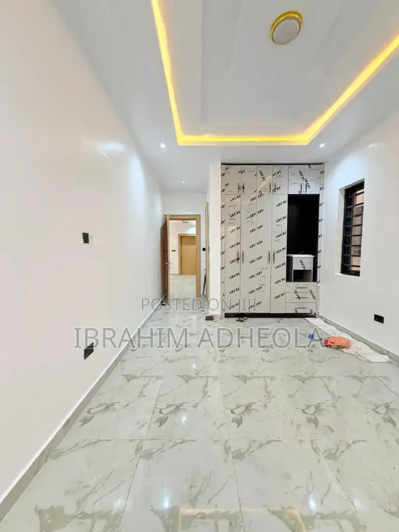 5bdrm Duplex in Opebi for sale in Opebi