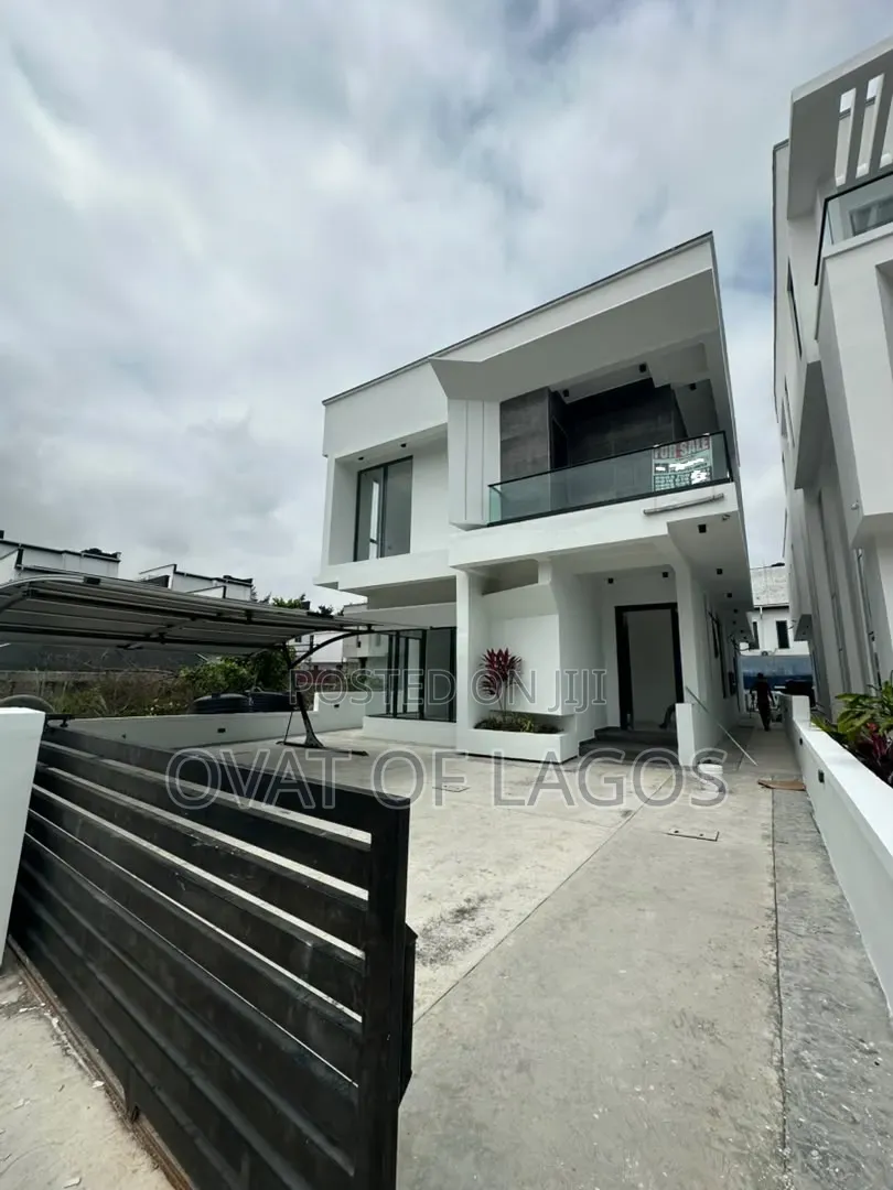 5bdrm Duplex in Megamound, Ikota for sale in Ikota