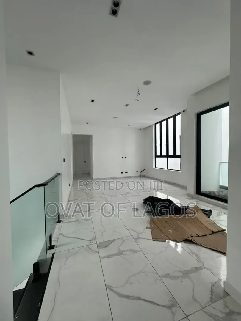 5bdrm Duplex in Megamound, Ikota for sale in Ikota