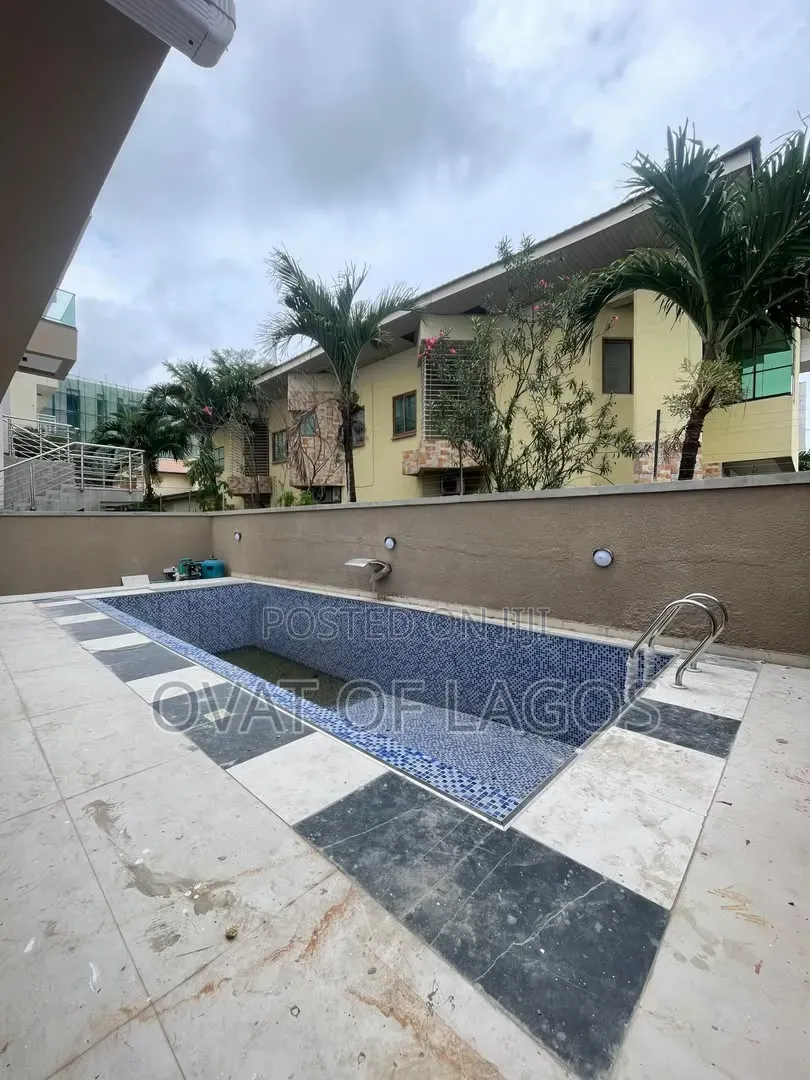 5bdrm Duplex in Banana Island for sale in Banana Island