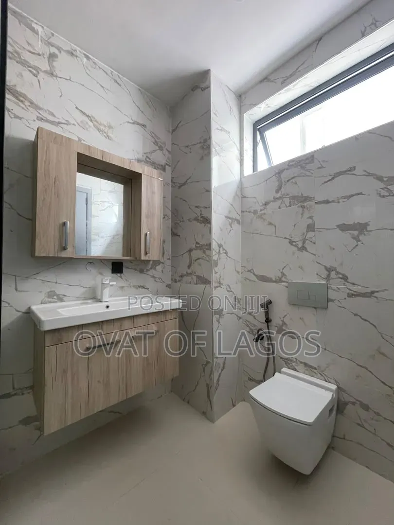 5bdrm Duplex in Banana Island for sale in Banana Island