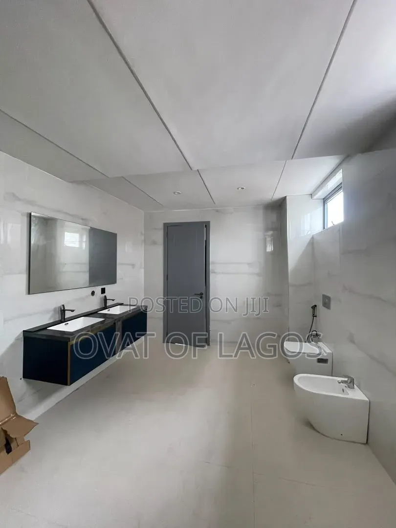 5bdrm Duplex in Banana Island for sale in Banana Island