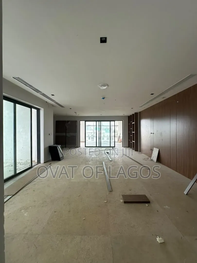 5bdrm Maisonette in Banana Island for sale in Banana Island