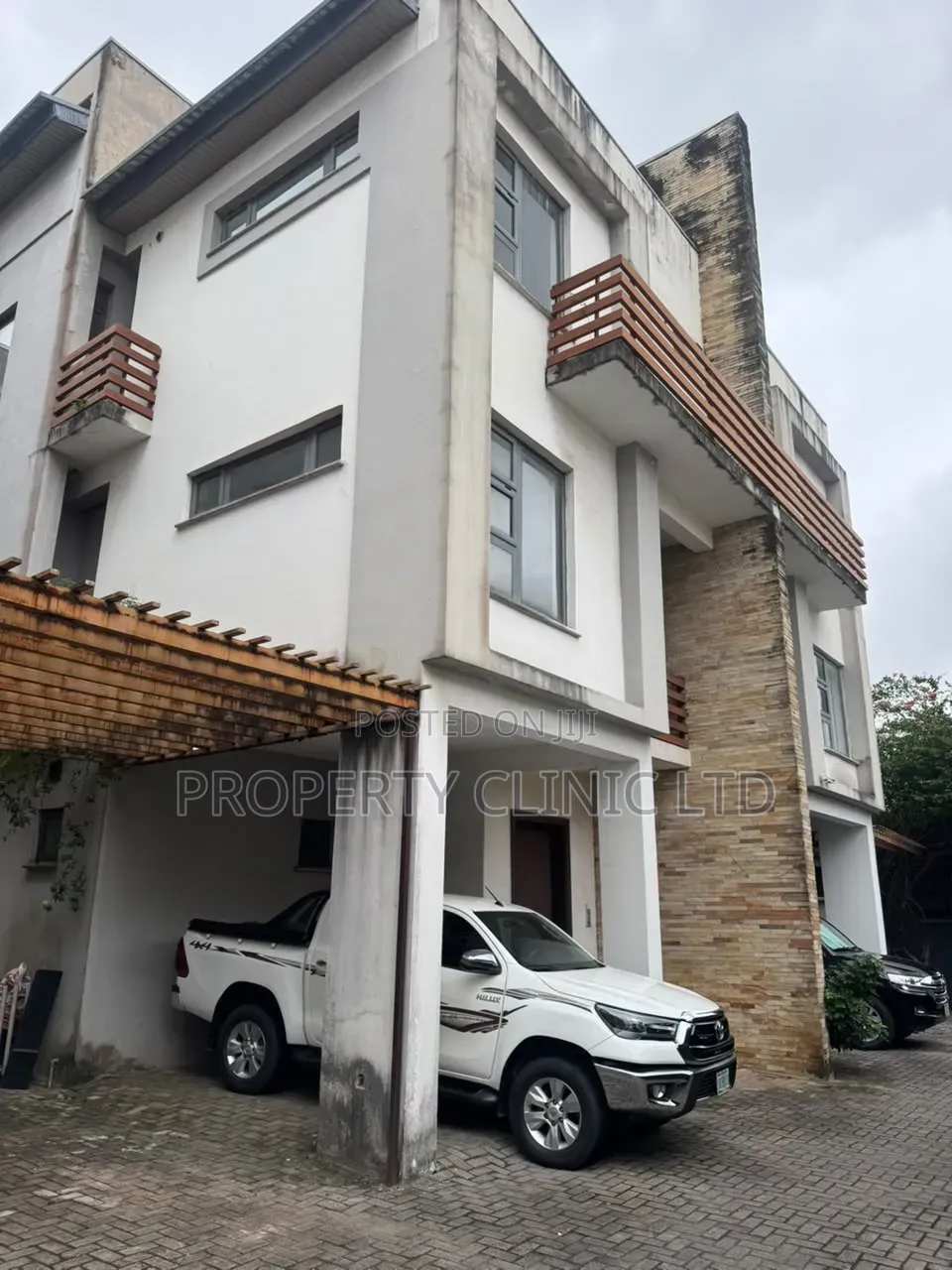 4bdrm Duplex in Parkview Estate for rent in Parkview Estate