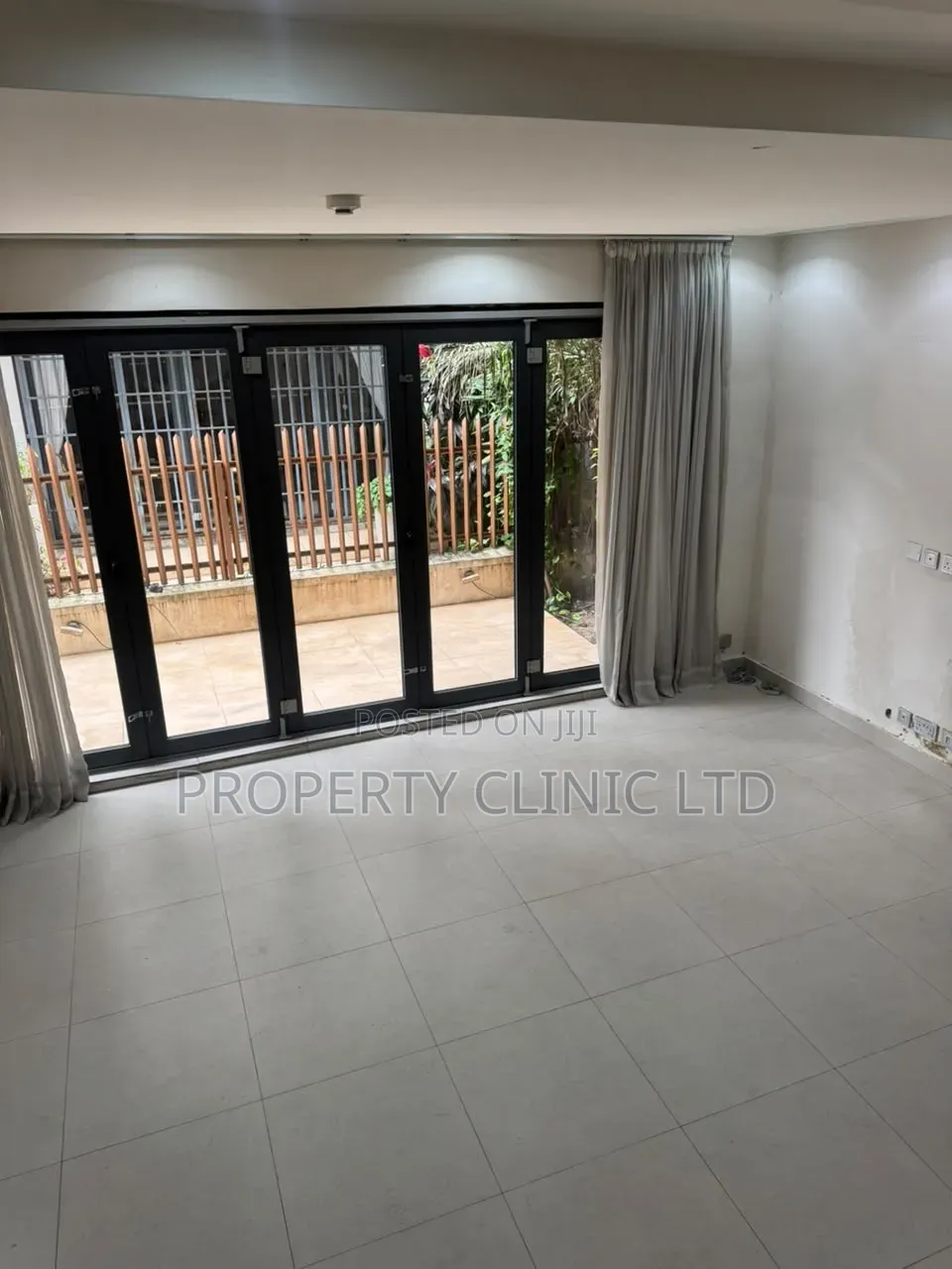 4bdrm Duplex in Parkview Estate for rent in Parkview Estate