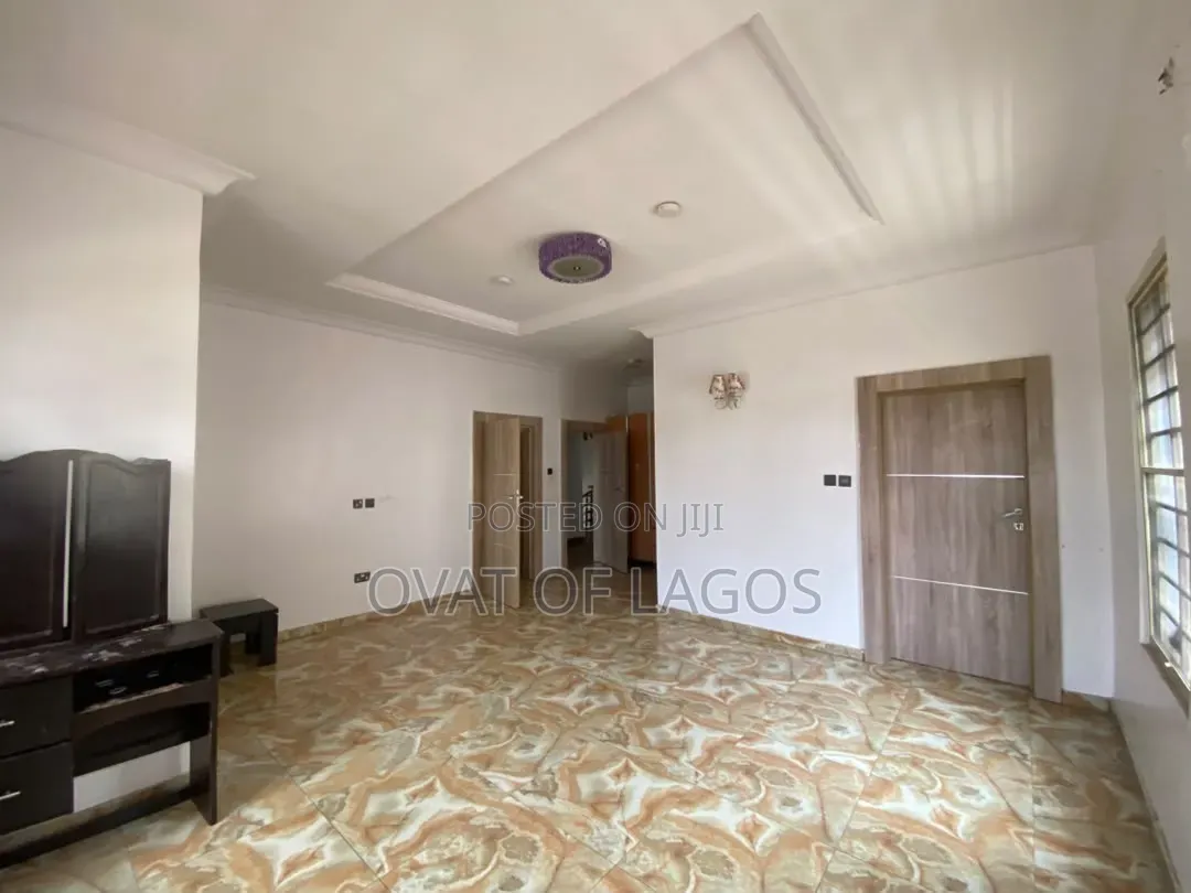 5bdrm Duplex in Ikota for rent in Ikota