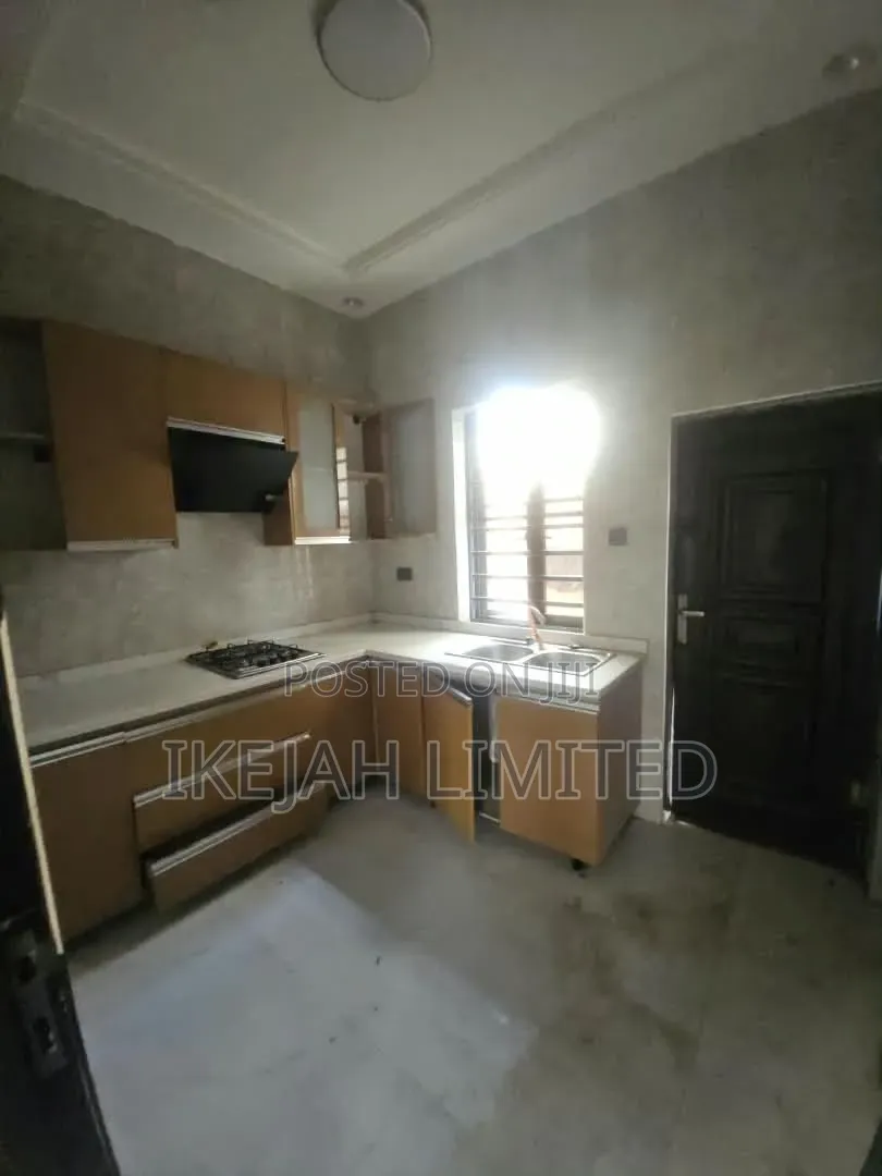 4bdrm Duplex in Omole Phase 1, Ifako-Ogba for rent in Ifako-Ogba