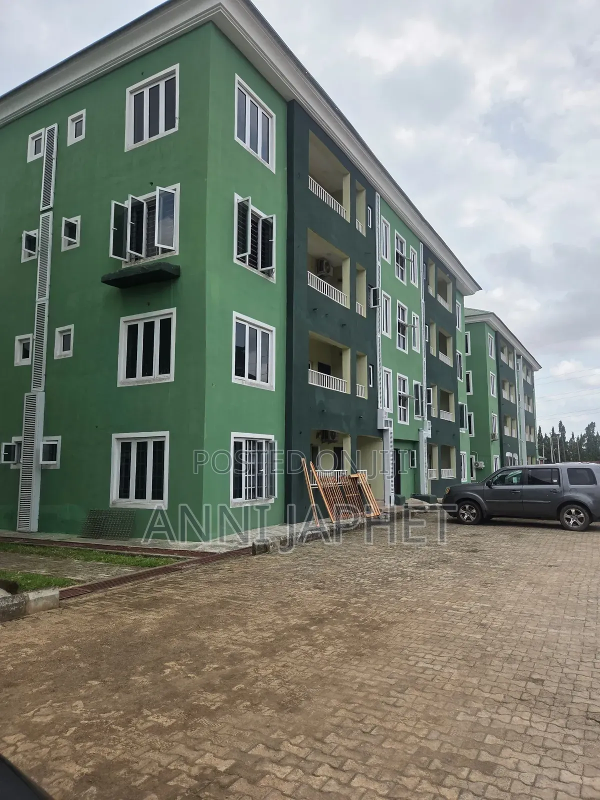 3bdrm Apartment in Ipaya, Egbeda for sale in Egbeda