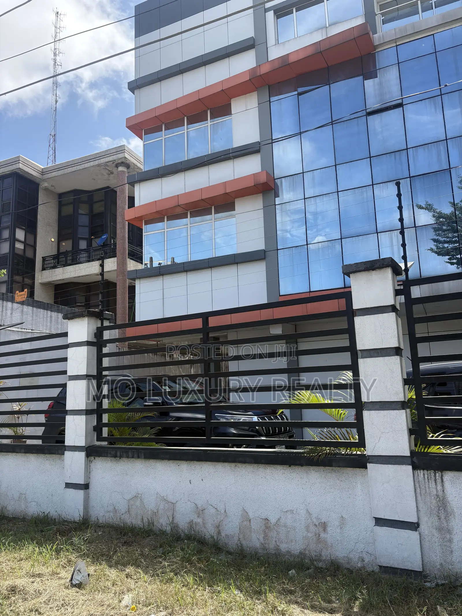 1,225.20sqm Commercial / Residential Property in Victoria Island