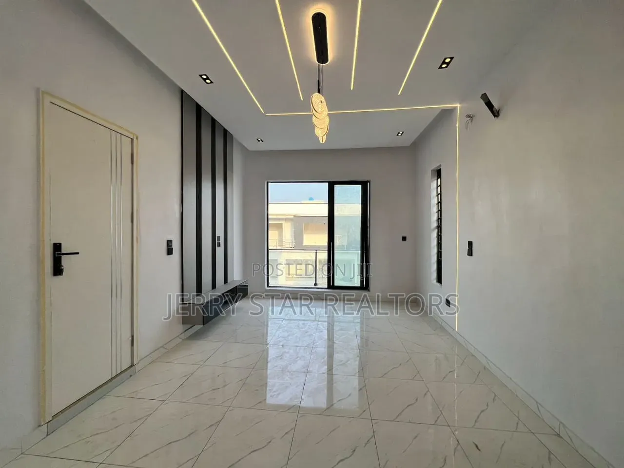 5bdrm Duplex in Ikota Gra for sale in Ikota