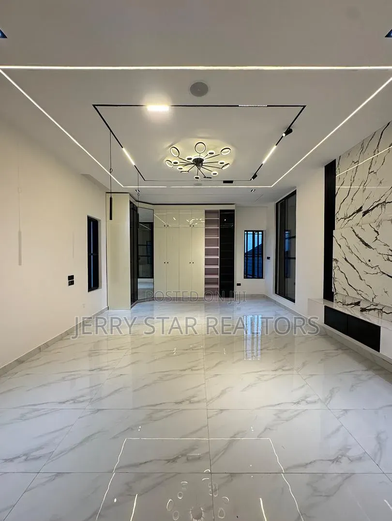 5bdrm Duplex in Ikota Gra for sale in Ikota